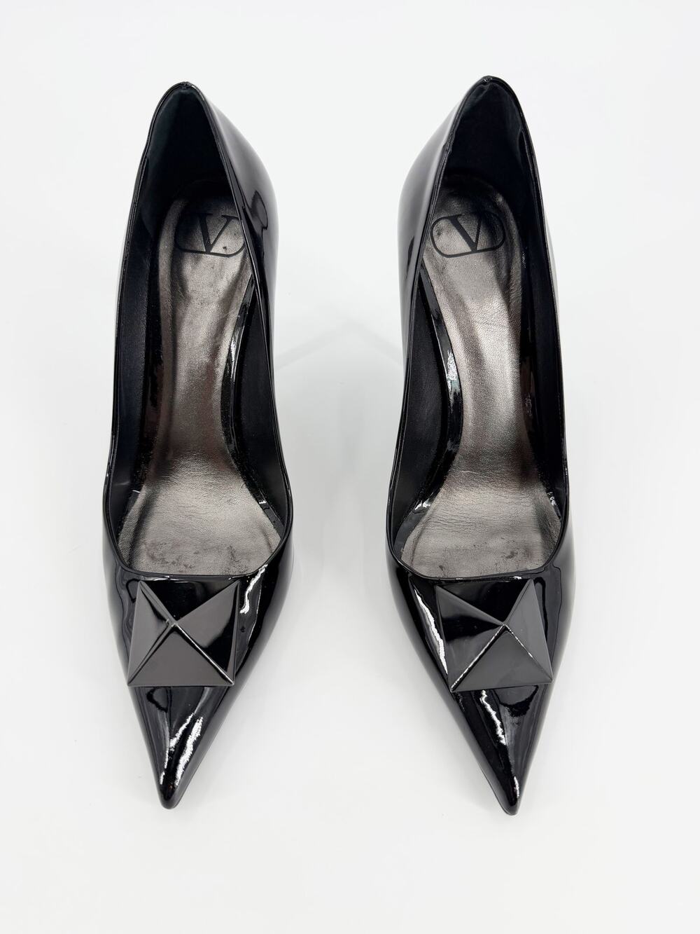 Valentino Garavani One Stud Roman Black Patent Leather Pumps Heels 39 EU 8.5